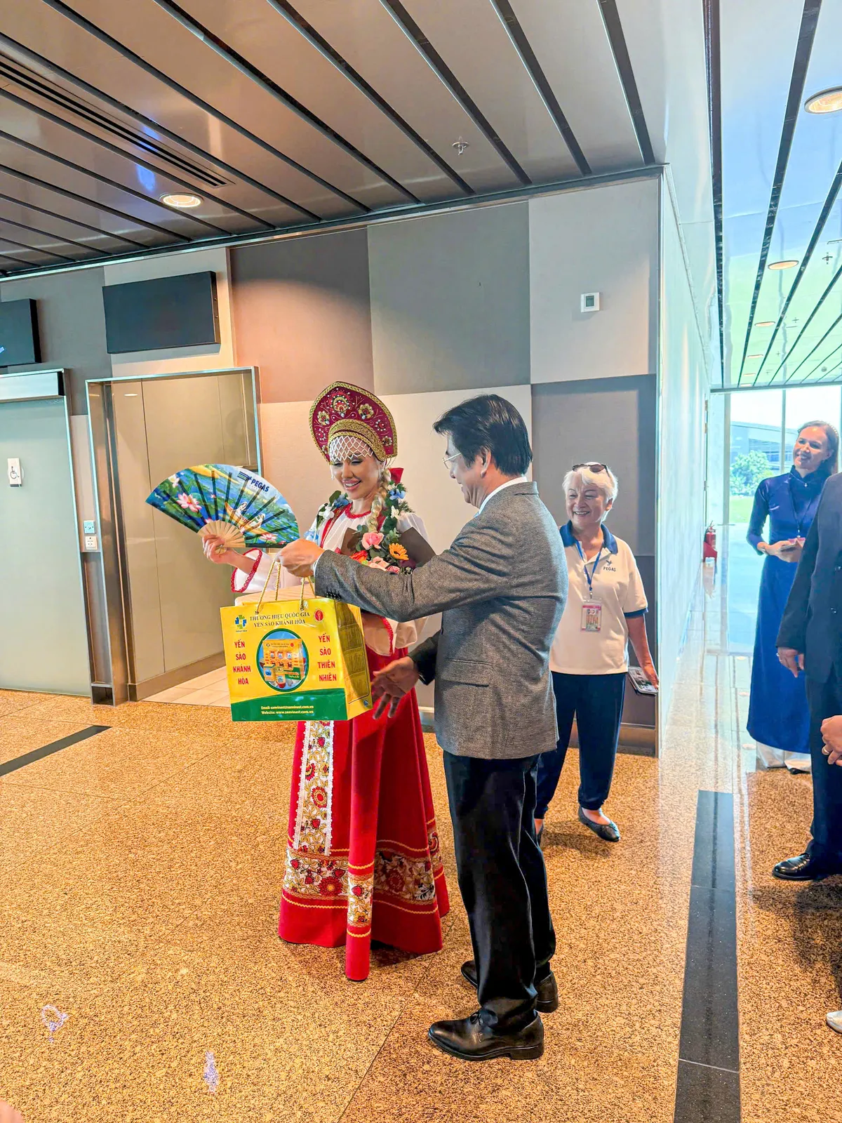 Khánh Hòa đón chuyến bay đầu tiên từ Moscow sau gần 5 năm- Ảnh 1.